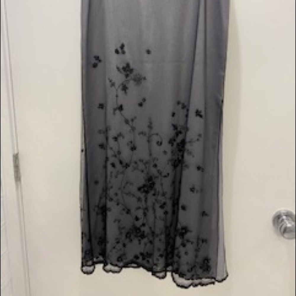 Tahari maxi length skirt with grey lining